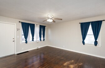 6012 Raytown Rd in Raytown, MO - Building Photo - Building Photo