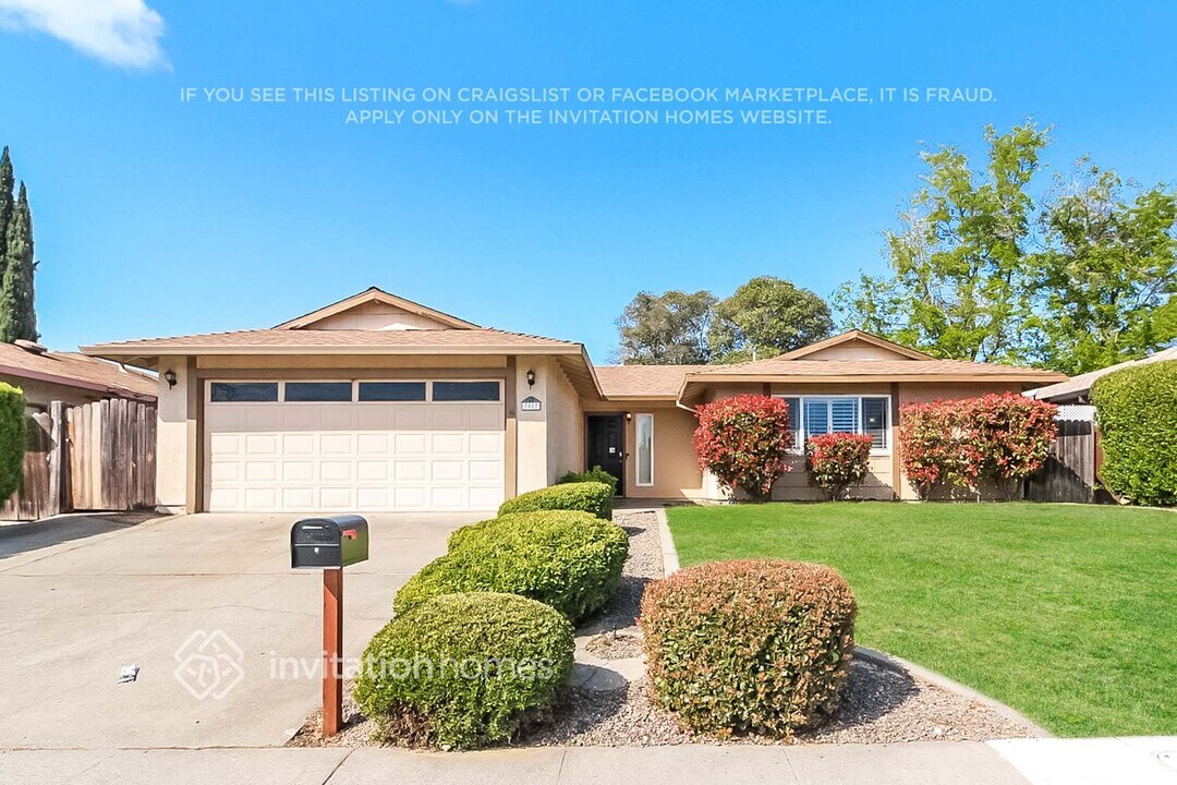 7517 Blackthorne Way in Citrus Heights, CA - Building Photo