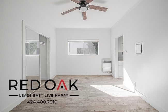 property at 979 S Oxford Ave