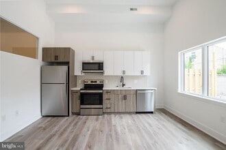 1420 Point Breeze Ave in Philadelphia, PA - Building Photo - Building Photo