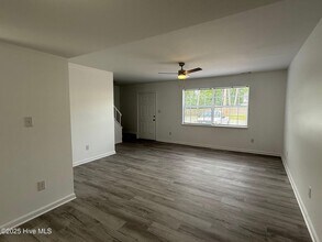 206 Myrtlewood Cir in Jacksonville, NC - Building Photo - Building Photo