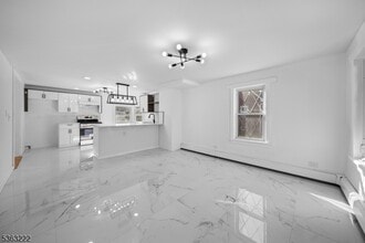 7 Weaver St in Little Falls, NJ - Building Photo - Building Photo