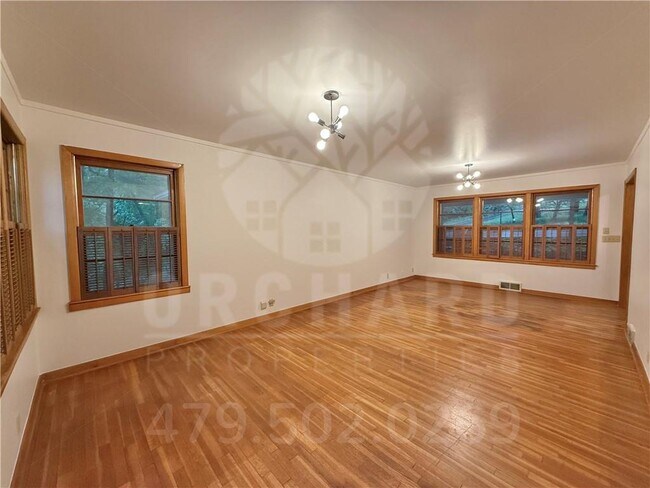 1549 W Markham Rd in Fayetteville, AR - Building Photo - Building Photo
