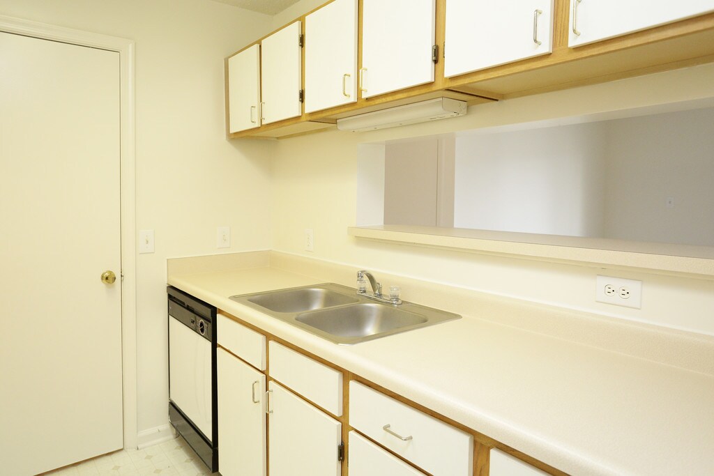 Salem Run Apartments in Fredericksburg, VA