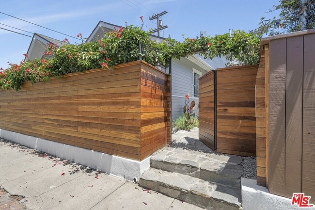 320 4th Ave in Los Angeles, CA - Building Photo - Building Photo