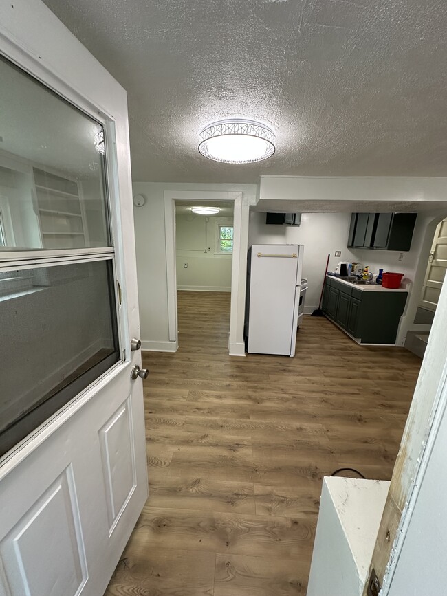 926 E St Charles Rd, Unit 3
