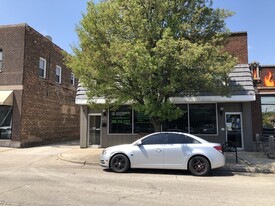 3208 Grove Ave in Berwyn, IL - Building Photo