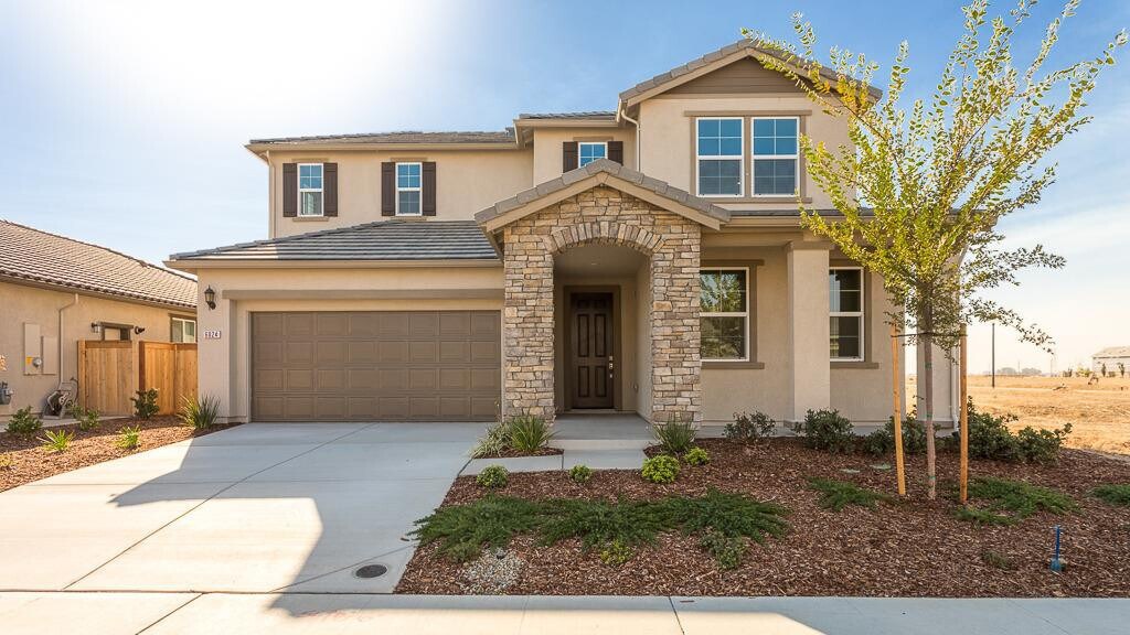 6024 Twin Suns St in Roseville, CA - Building Photo