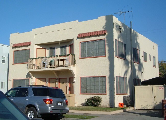 1140-1146 Gladys Ave in Long Beach, CA - Building Photo - Building Photo