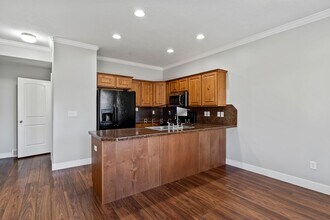 2071 W Madie Ln in West Haven, UT - Foto de edificio - Building Photo