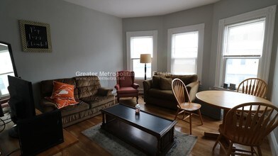 170 L St, Unit 3 in Boston, MA - Foto de edificio - Building Photo