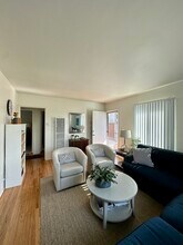 1406 18th St, Unit 1406 18th St in Manhattan Beach, CA - Building Photo - Building Photo