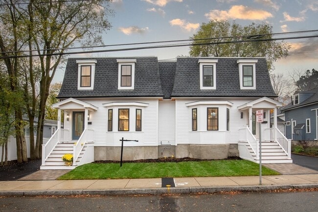 34 Waverly Pl in Melrose, MA - Building Photo - Building Photo