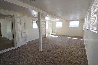 1553 Teardrop St in Las Vegas, NV - Building Photo - Building Photo