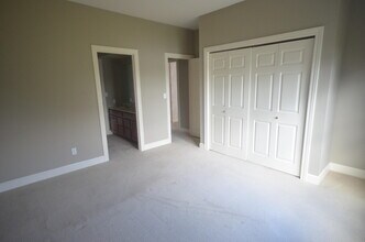 4900 Royal Lytham Dr in Columbia, MO - Building Photo - Building Photo