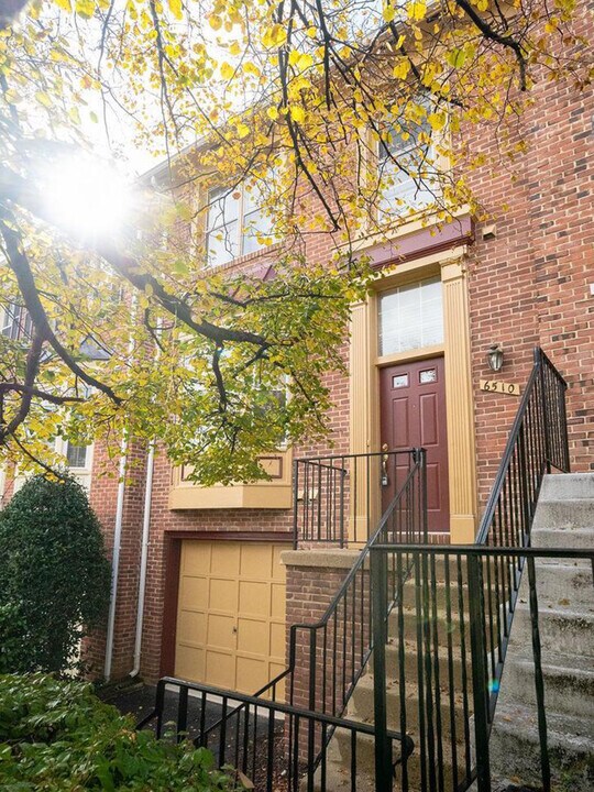 6510 Serenade Plz in Springfield, VA - Building Photo