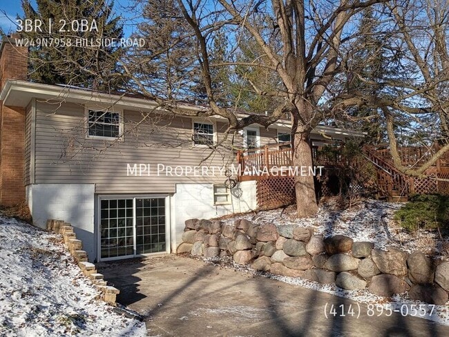 W249N7958 Hillside Rd in Sussex, WI - Building Photo - Building Photo