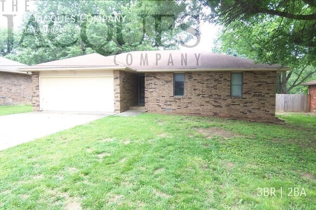 property at 1031 W Lindberg St