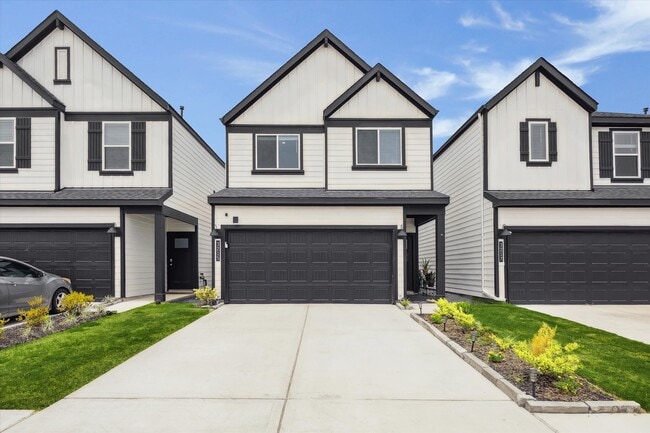 property at 3215 Creston Gate Dr
