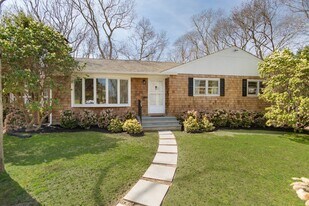 78 Waters Edge in East Hampton, NY - Building Photo