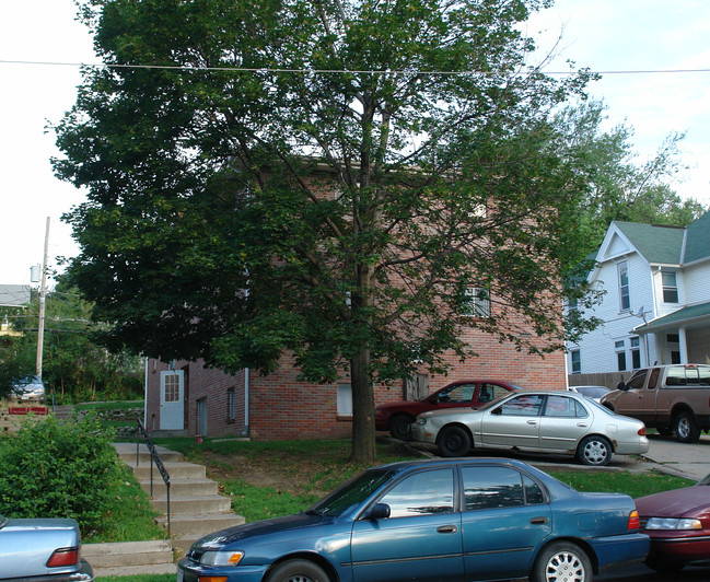 1330 S 30th Ave in Omaha, NE - Foto de edificio - Building Photo