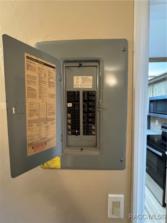 property at 790 E Gilchrist Ct