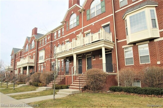 property at 3243 Camden Dr