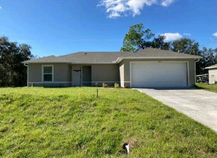 4281 Golfair Ln in North Port, FL - Foto de edificio