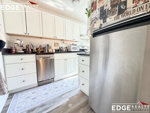 264 Kelton St, Unit 7 in Boston, MA - Building Photo - Building Photo