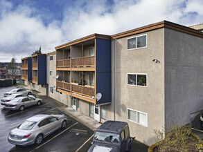 Redmond Crest Apartments in Redmond, WA - Building Photo - Building Photo