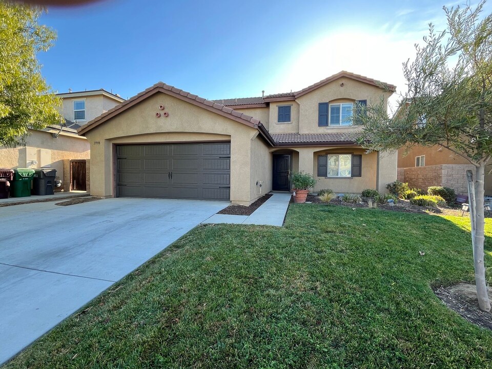 27098 Red Rock Ct in Menifee, CA - Building Photo