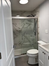 1026 W 20th Pl, Unit 1R in Chicago, IL - Building Photo - Building Photo