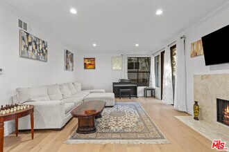 450 San Vicente Blvd in Santa Monica, CA - Building Photo - Building Photo