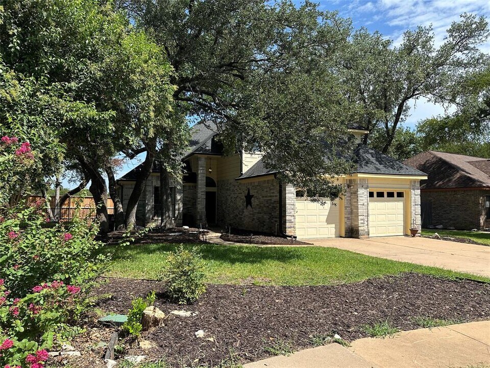 918 Blue Spring Cir in Round Rock, TX - Building Photo