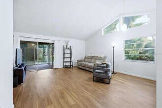 4819 Village Garden Dr in Sarasota, FL - Building Photo - Building Photo