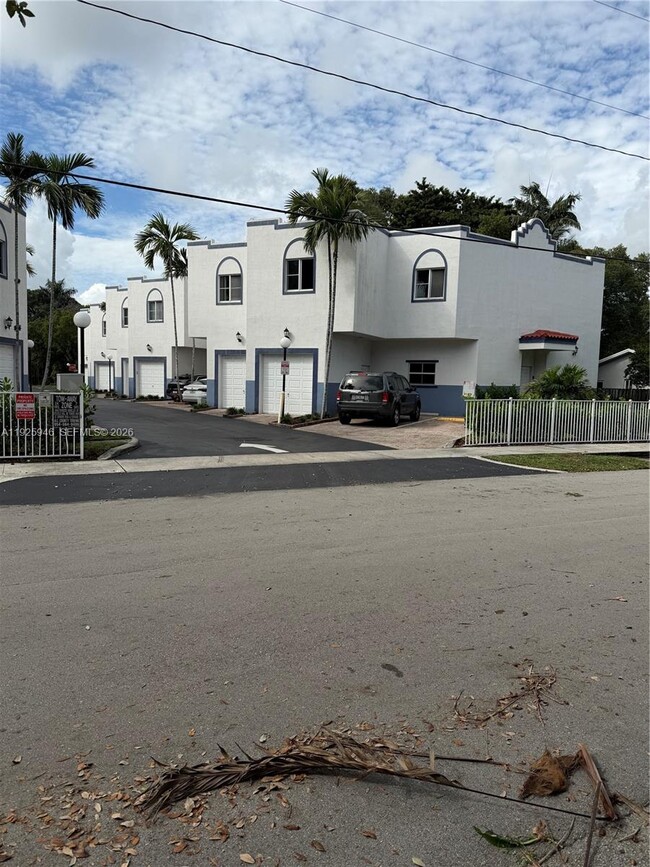 2927 SW 18th Terrace in Fort Lauderdale, FL - Building Photo - Building Photo