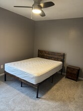 559 Woodlawn Ave NW, Unit Unit B in Atlanta, GA - Building Photo - Building Photo