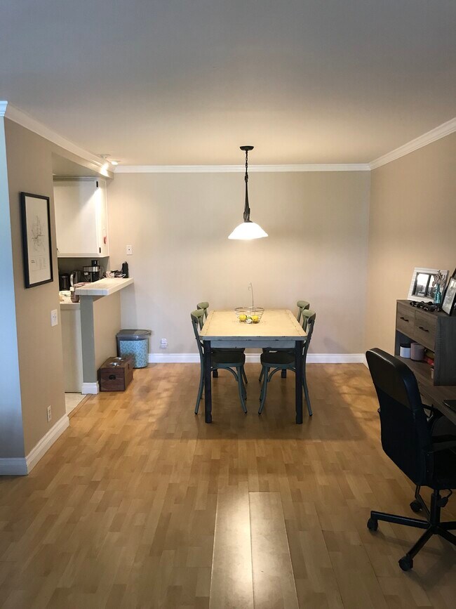 19112 Oceanport Ln, Unit HB Condo in Huntington Beach, CA - Building Photo - Building Photo