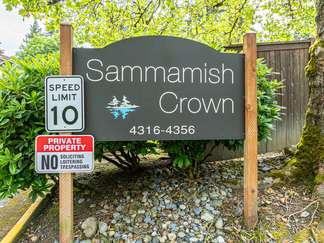 Sammamish Crown Condominiums in Issaquah, WA - Building Photo - Building Photo