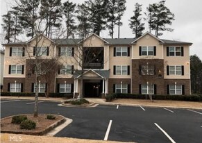 5104 Fairington Ridge Cir in Stonecrest, GA - Building Photo