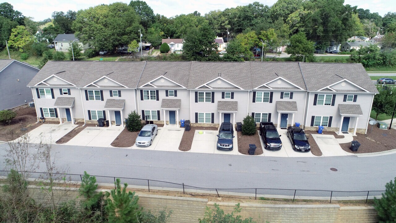 Swann Villas in Gainesville, GA - Building Photo