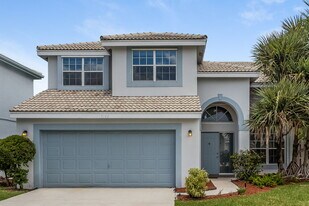 7142 Davit Cir in Lake Worth, FL - Building Photo