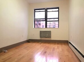 70 Clarkson Ave in Brooklyn, NY - Foto de edificio - Building Photo