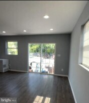 6913 Annapolis Rd in Hyattsville, MD - Building Photo
