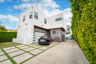 1805 S Longwood Ave in Los Angeles, CA - Building Photo - Building Photo