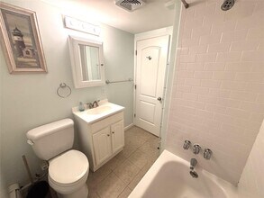 19 Minnesota Ave-Unit -Ground in Long Beach, NY - Building Photo - Building Photo