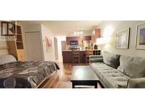 610 Granville St in Vancouver, BC - Building Photo - Building Photo