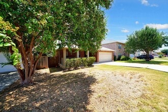 7610 Gander Park in Converse, TX - Building Photo - Building Photo