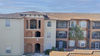 5566 Metrowest Blvd in Orlando, FL - Building Photo