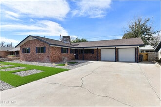3217 Wedgewood Dr in El Paso, TX - Building Photo - Building Photo